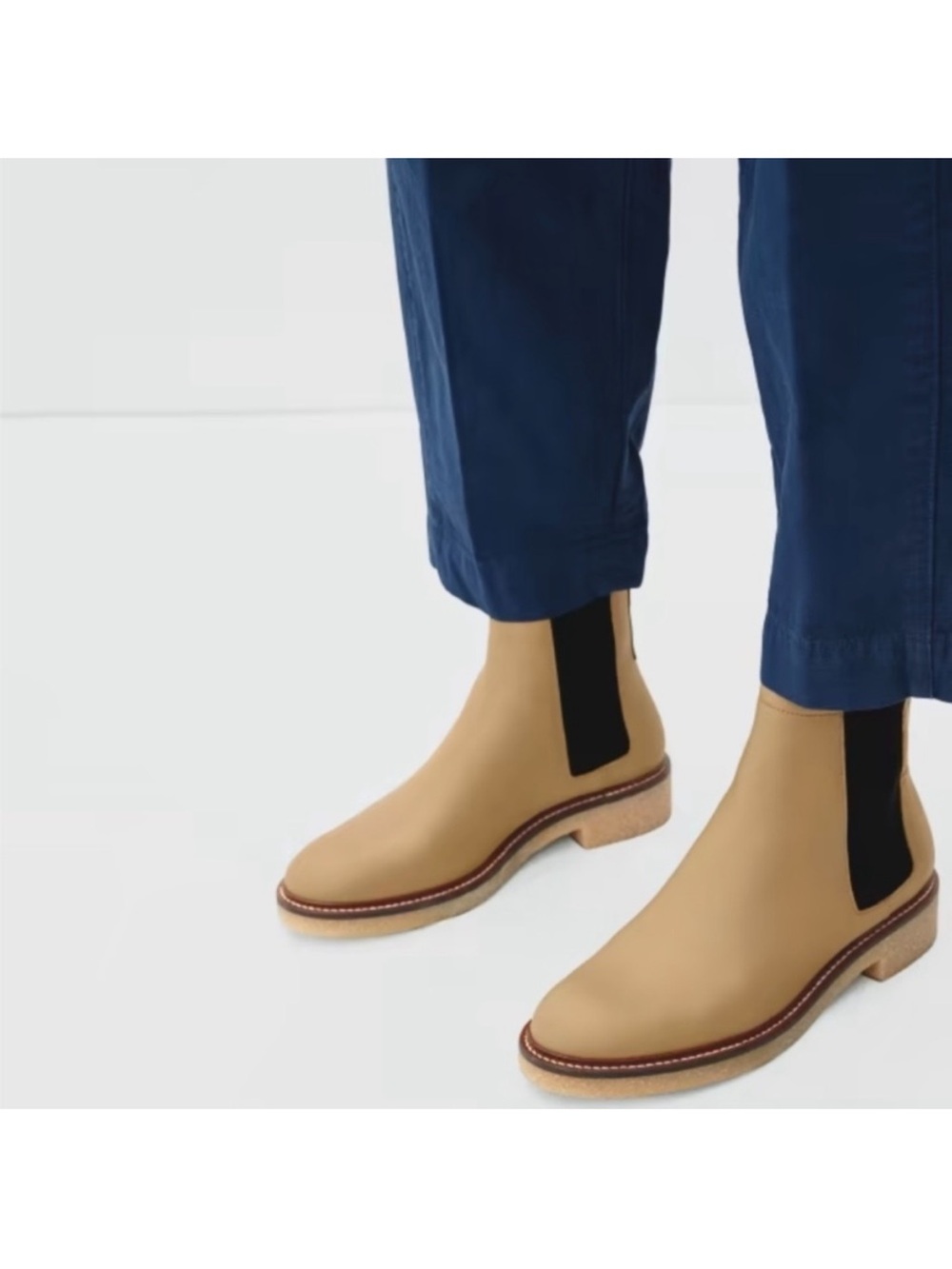 Everlane Tan Chelsea Ankle Boots with Black Elastic size 7